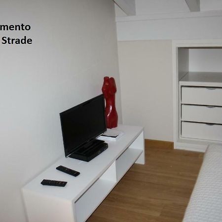 Hotel Il Cortile Cannero Riviera Eksteriør billede